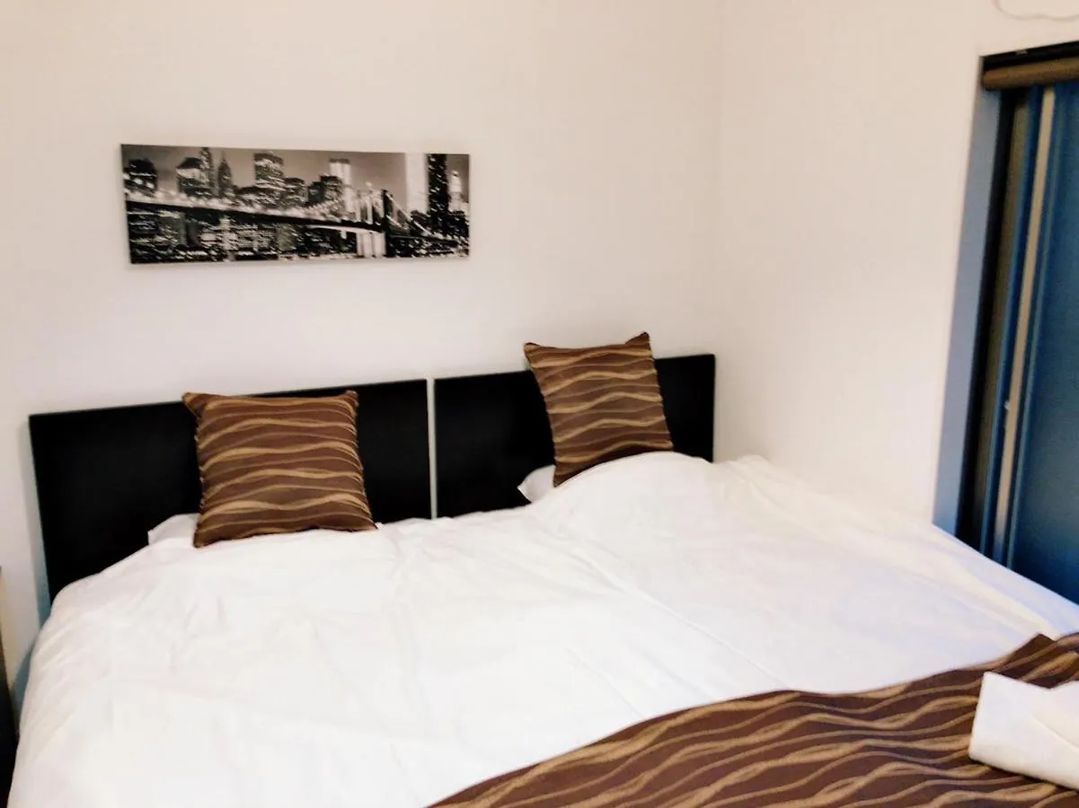 Holiday home Sakura House Terrace: Convenient Dekijima Stay Near USJ Osaka